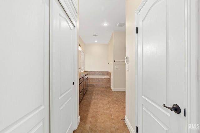 760 Brookside Drive, Shafter, CA 93263