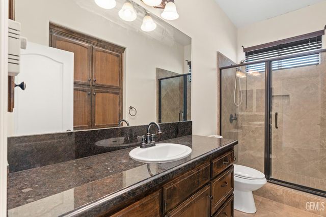 760 Brookside Drive, Shafter, CA 93263