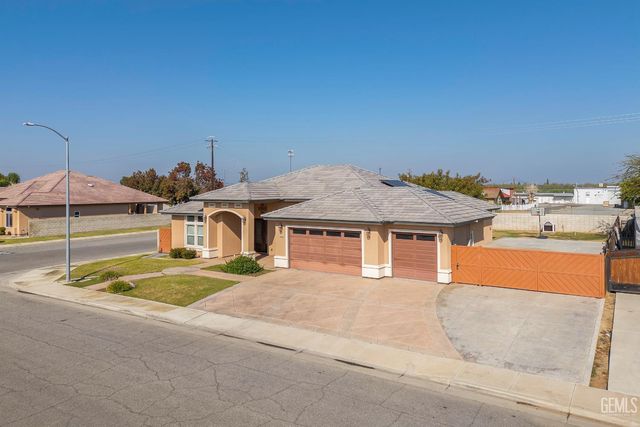760 Brookside Drive, Shafter, CA 93263