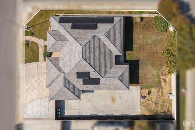 760 Brookside Drive, Shafter, CA 93263