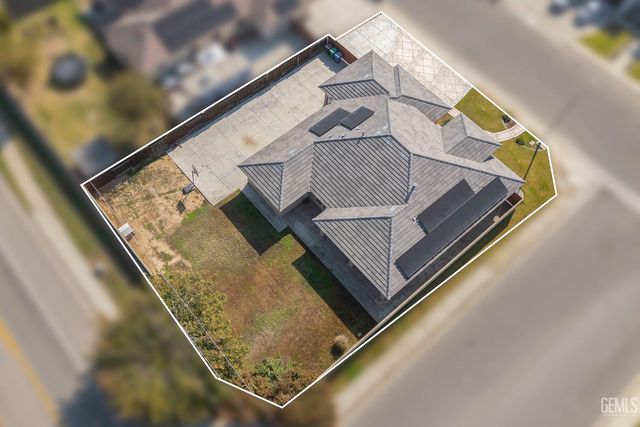 760 Brookside Drive, Shafter, CA 93263