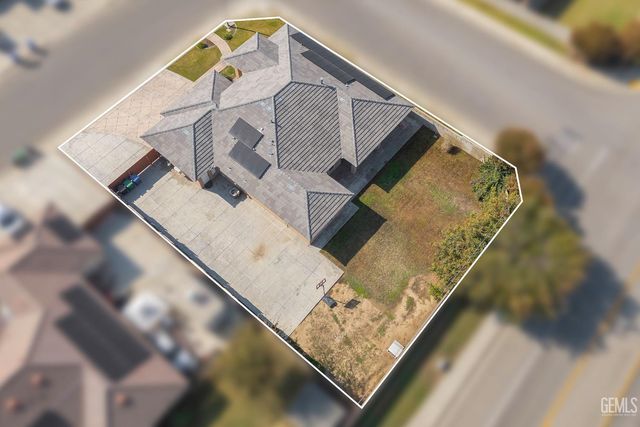 760 Brookside Drive, Shafter, CA 93263