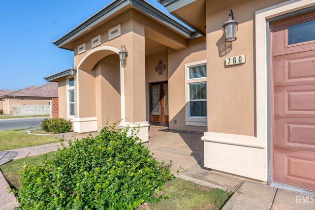 760 Brookside Drive, Shafter, CA 93263