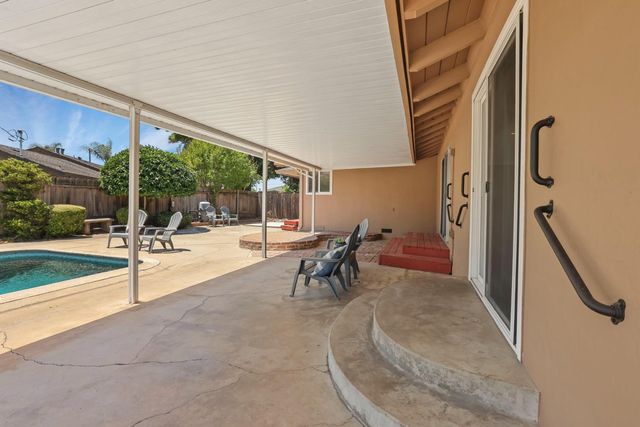 1317 Edgewood Dr, Lodi, CA 95240