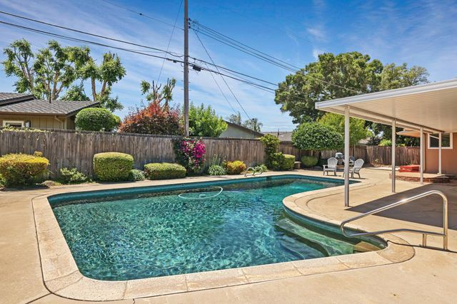 1317 Edgewood Dr, Lodi, CA 95240