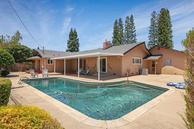 1317 Edgewood Dr, Lodi, CA 95240
