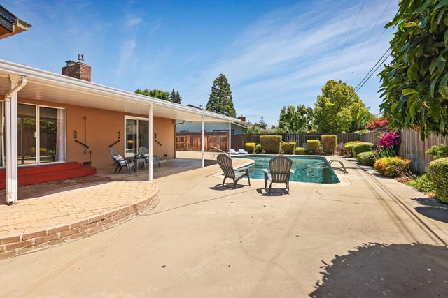 1317 Edgewood Dr, Lodi, CA 95240