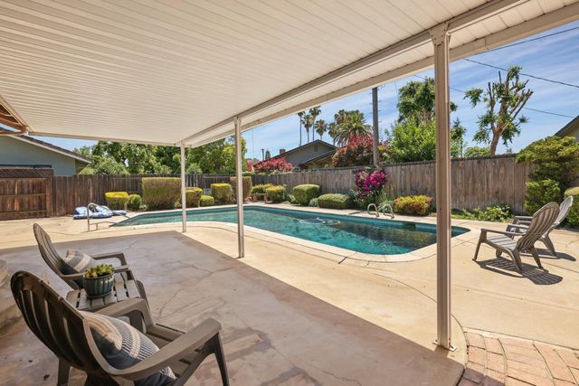 1317 Edgewood Dr, Lodi, CA 95240