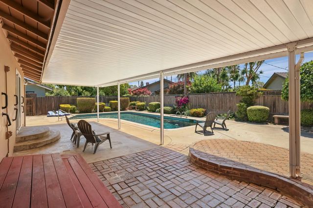 1317 Edgewood Dr, Lodi, CA 95240