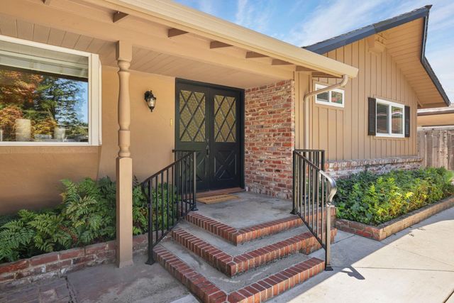 1317 Edgewood Dr, Lodi, CA 95240