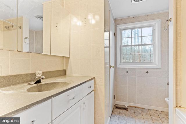 36 WHITE OAK DR, Carlisle, PA 17015