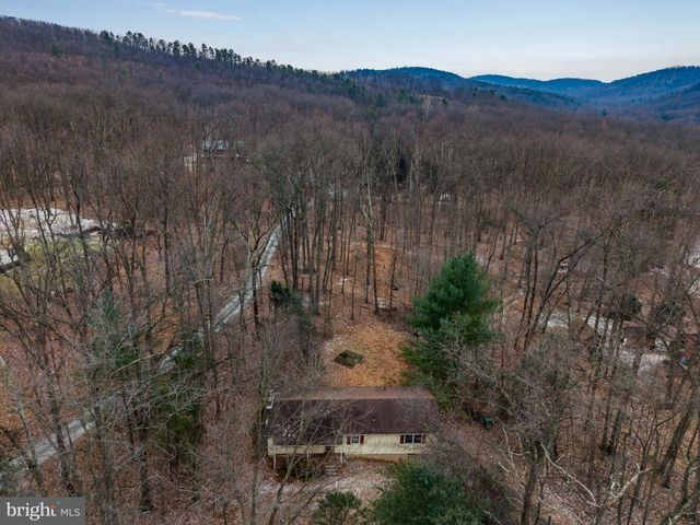 36 WHITE OAK DR, Carlisle, PA 17015