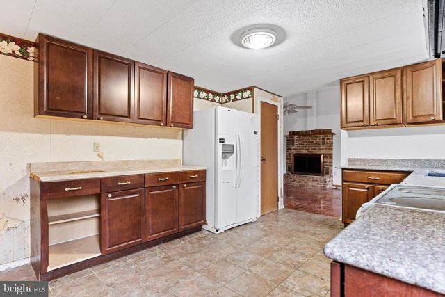 36 WHITE OAK DR, Carlisle, PA 17015