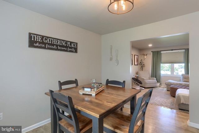 37 VILLAGE DR, Newmanstown, PA 17073