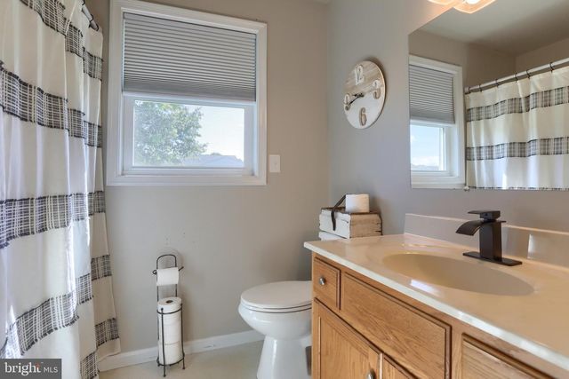 37 VILLAGE DR, Newmanstown, PA 17073