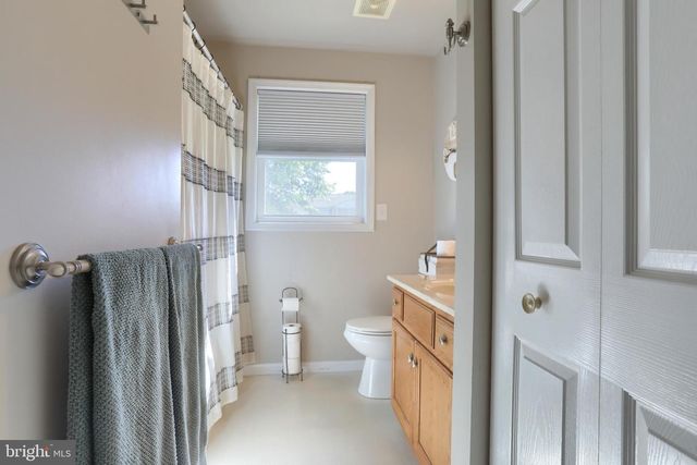 37 VILLAGE DR, Newmanstown, PA 17073