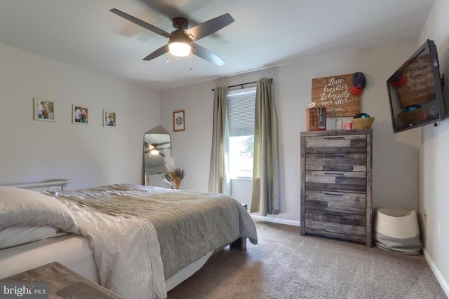 37 VILLAGE DR, Newmanstown, PA 17073