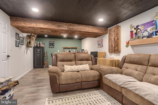 37 VILLAGE DR, Newmanstown, PA 17073