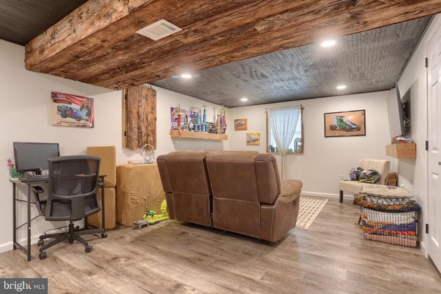 37 VILLAGE DR, Newmanstown, PA 17073