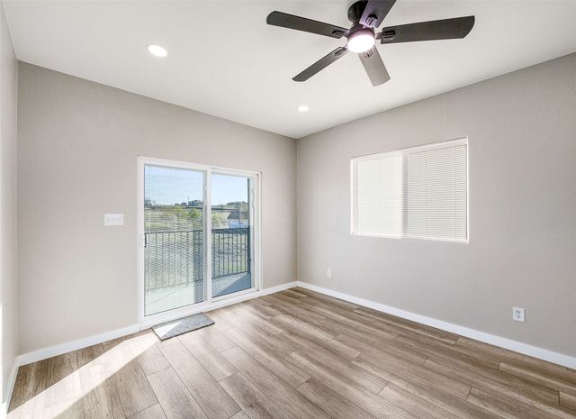 1061 Zmolek Road, Ennis, TX 75119