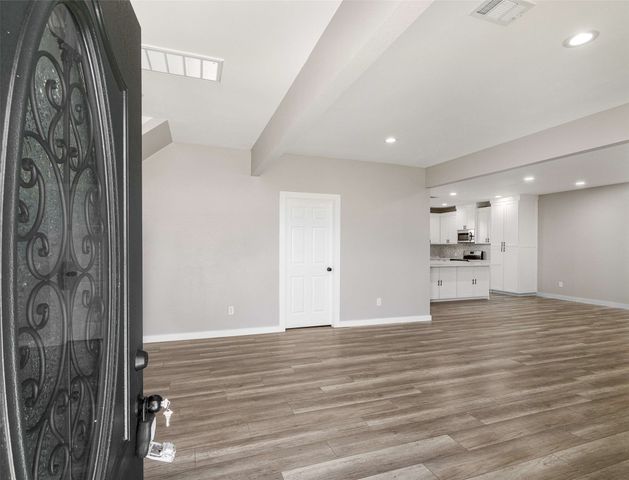 1061 Zmolek Road, Ennis, TX 75119