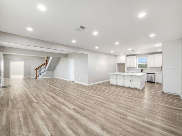 1061 Zmolek Road, Ennis, TX 75119