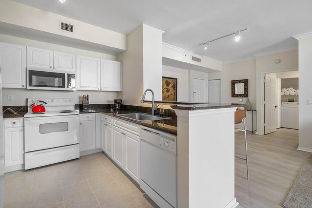 651 OKEECHOBEE Boulevard 1104, West Palm Beach, FL 33401