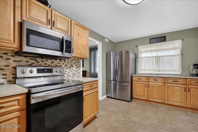 3423 Gari Lane, Guilderland, NY 12303
