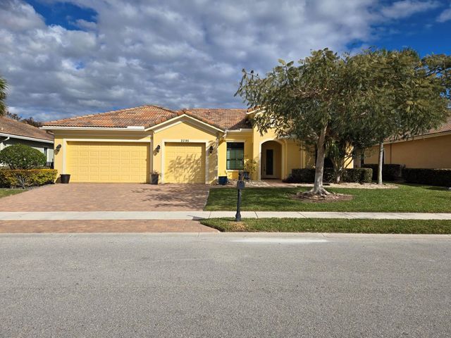 2095 NW Diamond Creek Way, Jensen Beach, FL 34957