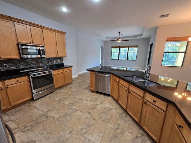 2095 NW Diamond Creek Way, Jensen Beach, FL 34957