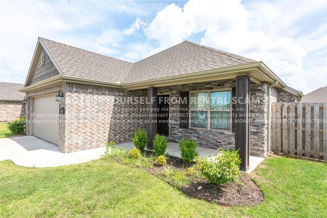 4765 W Wales Drive, Fayetteville, AR 72704
