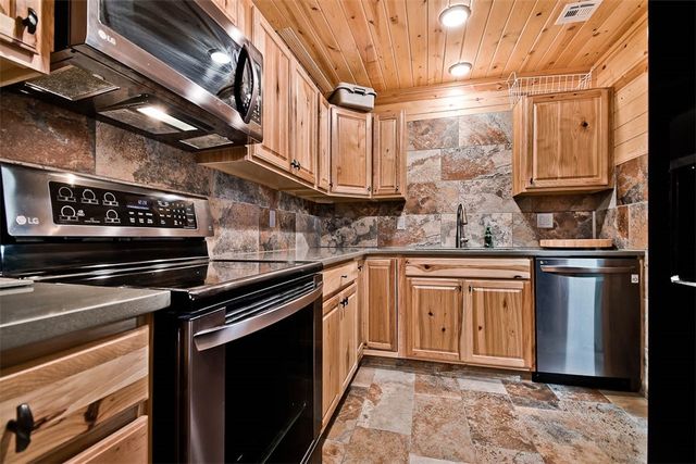 13520 Gooseberry Road, Bentonville, AR 72712