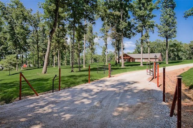 13520 Gooseberry Road, Bentonville, AR 72712