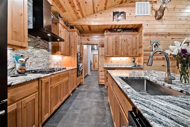 13520 Gooseberry Road, Bentonville, AR 72712