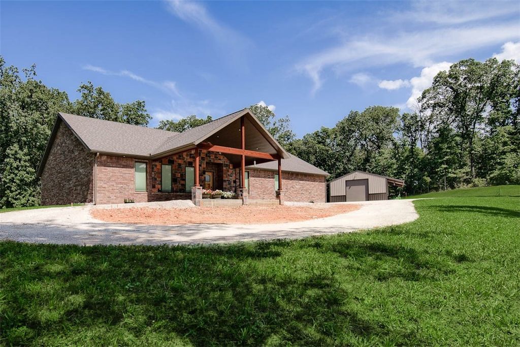 13520 Gooseberry Road, Bentonville, AR 72712
