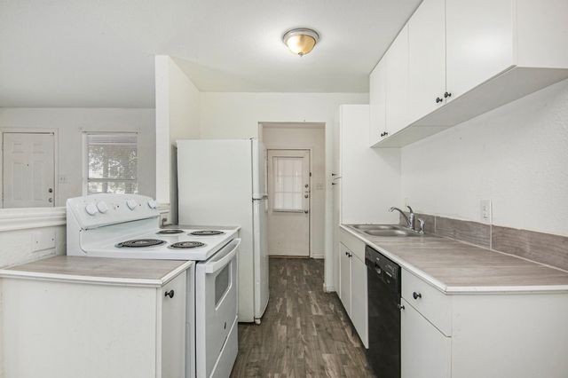 6000 Calloway Court, Fort Worth, TX 76114