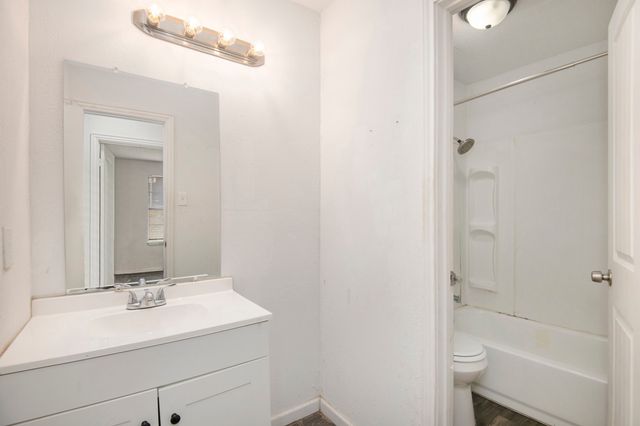 6000 Calloway Court, Fort Worth, TX 76114