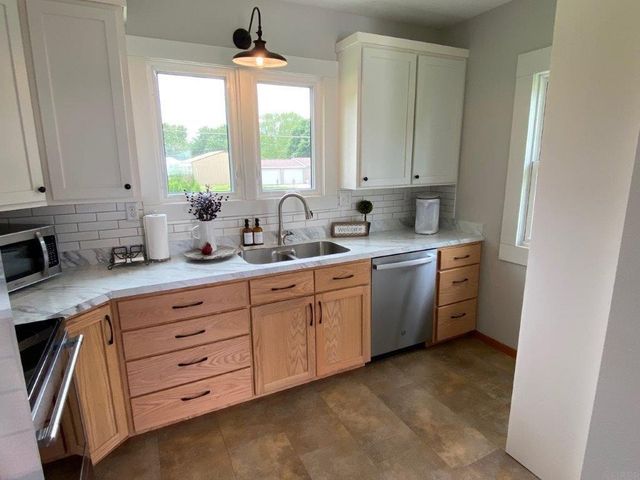 617 S 6th Street, Osage, IA 50461