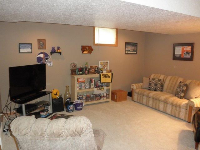 617 S 6th Street, Osage, IA 50461