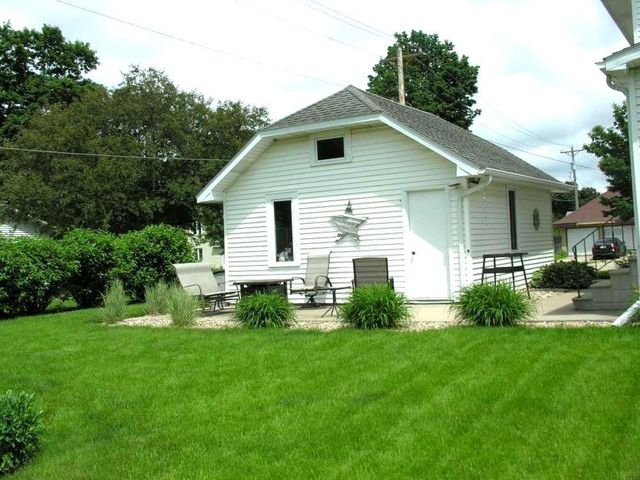 617 S 6th Street, Osage, IA 50461