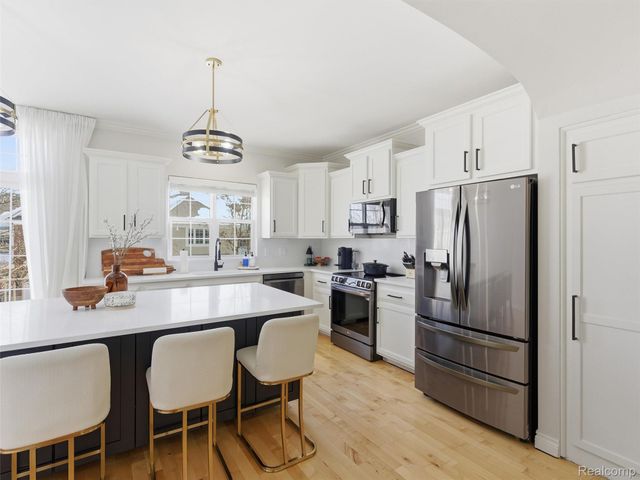 6073 Windemere Lane, Shelby Charter Township, MI 48316