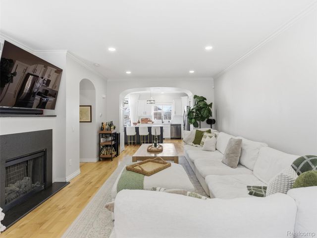 6073 Windemere Lane, Shelby Charter Township, MI 48316