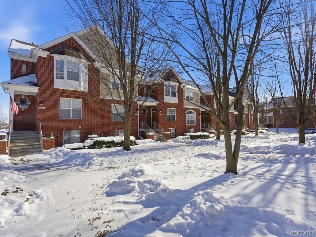 6073 Windemere Lane, Shelby Charter Township, MI 48316