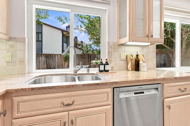 1109 Wright Avenue, Mountain View, CA 94043