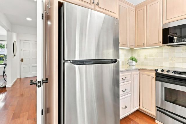 1109 Wright Avenue, Mountain View, CA 94043