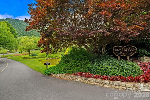 52 Clubside Drive, Asheville, NC 28804