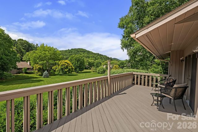 52 Clubside Drive, Asheville, NC 28804
