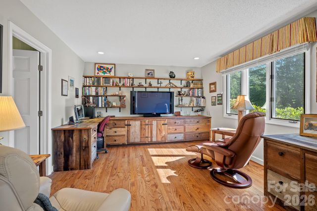 52 Clubside Drive, Asheville, NC 28804