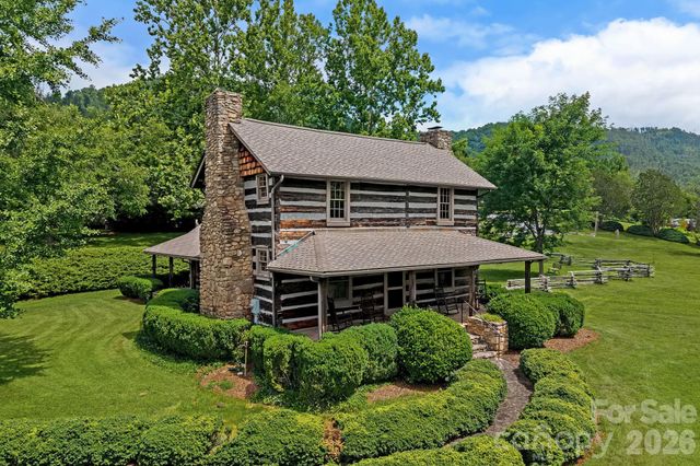 52 Clubside Drive, Asheville, NC 28804