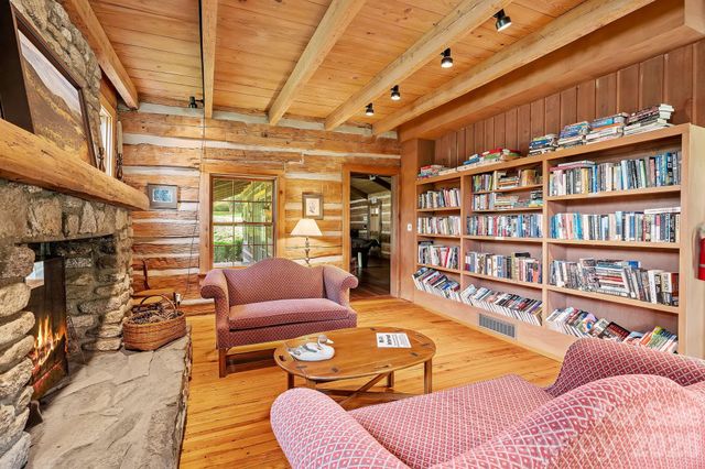 52 Clubside Drive, Asheville, NC 28804